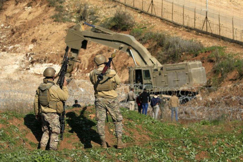 Israel serang Hizbullah di Lebanon selatan Israel serang Hizbullah di Lebanon selatan