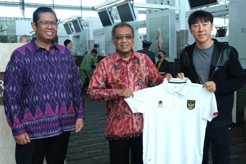 Dubes RI lepas kepulangan timnas Indonesia dari Brunei Dubes RI lepas kepulangan timnas Indonesia dari Brunei