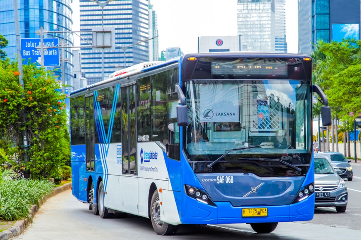 Koridor 1 TransJakarta rute Blok M-Kota dialihkan karena ada demo di Patung Kuda Koridor 1 TransJakarta rute Blok M-Kota dialihkan karena ada demo di Patung Kuda