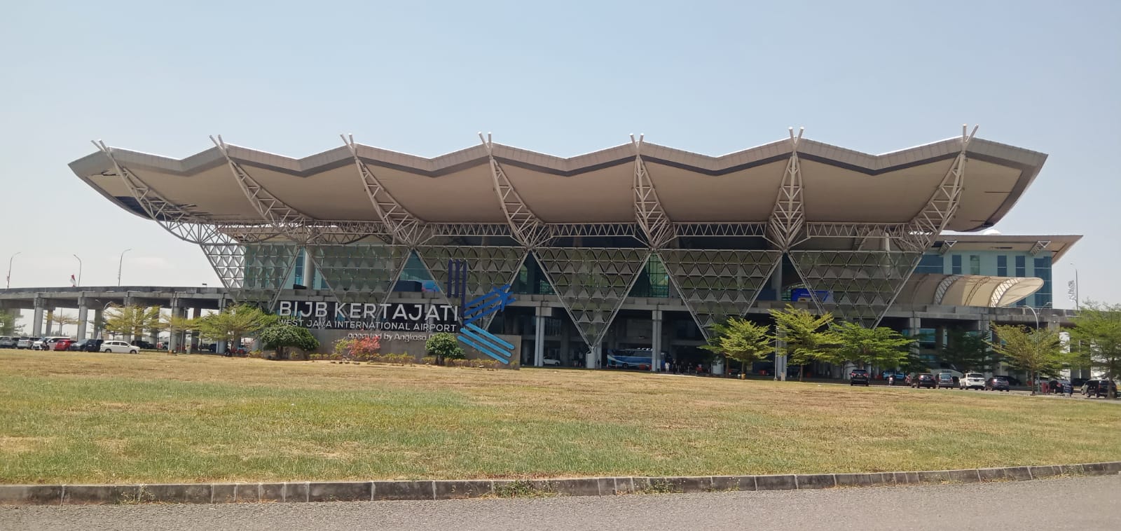 Beroperasi penuh, ini angkutan umum siap layani penumpang khusus di Bandara Kertajati Beroperasi penuh, ini angkutan umum siap layani penumpang khusus di Bandara Kertajati