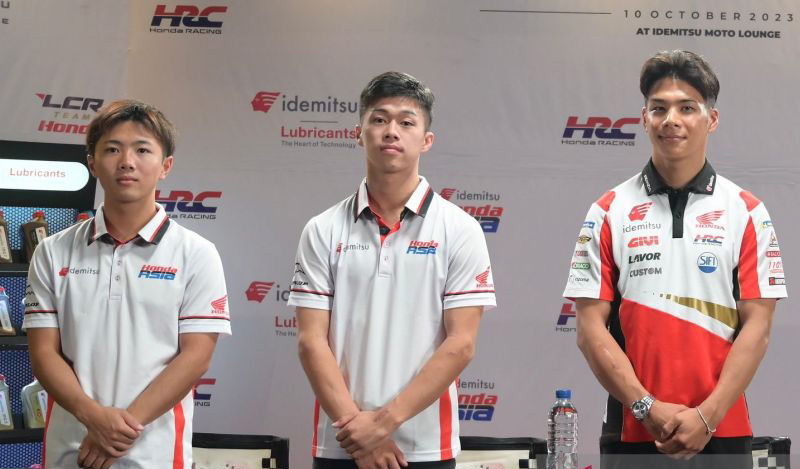 Pembalap Moto2 Ai Ogura nikmati soto jelang balapan di Mandalika