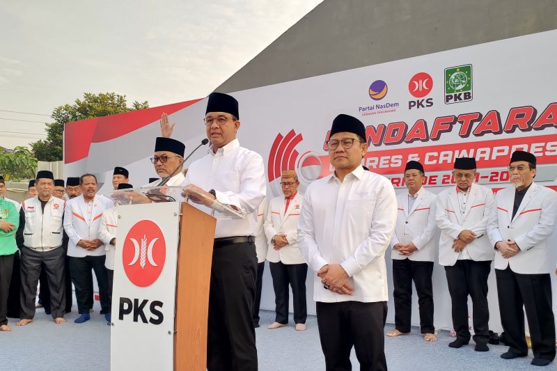 Ratusan simpatisan sambut Anies-Muhaimin di DPP PKS
