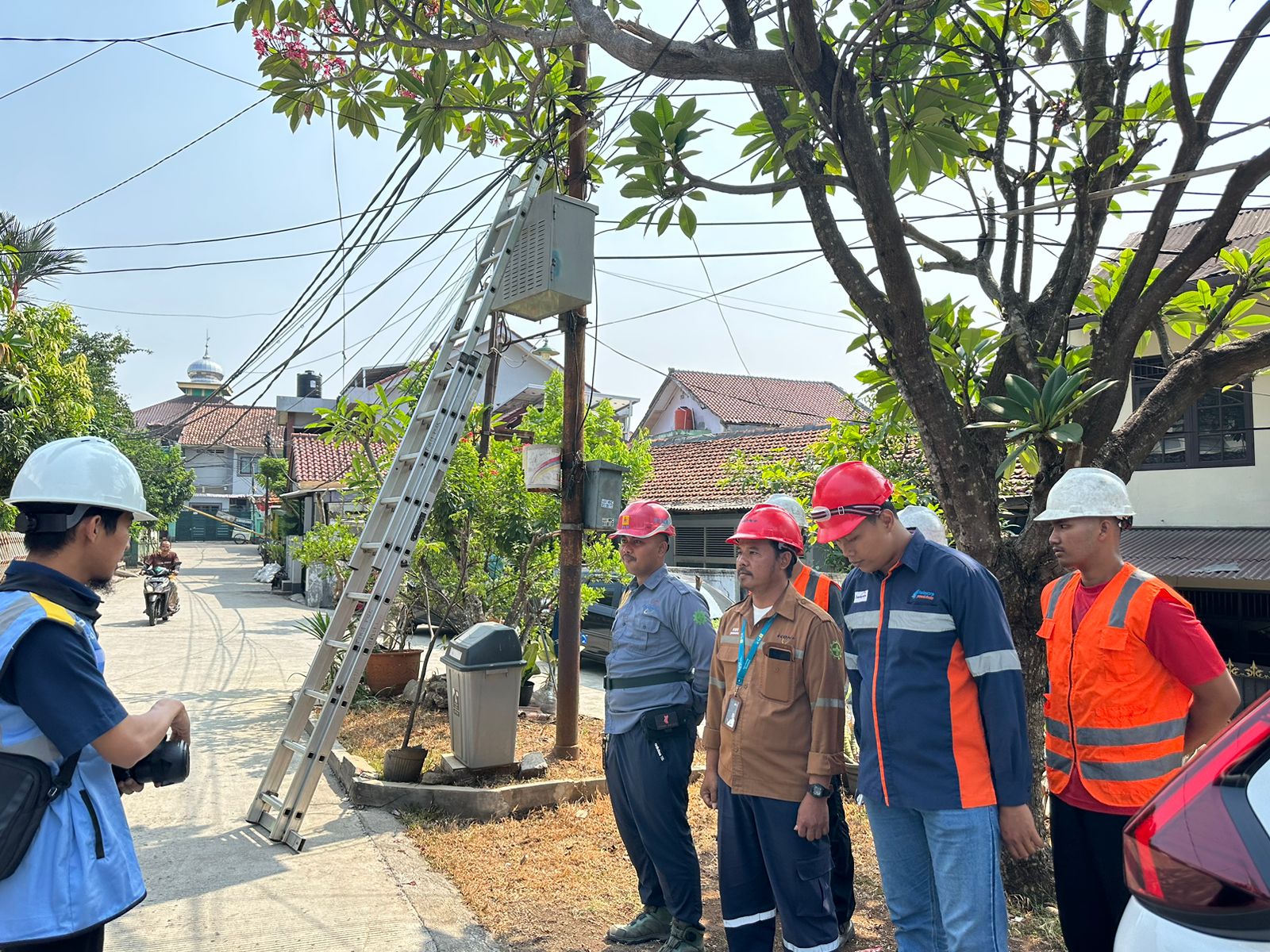 Jaga keamanan aset, PLN Icon Plus tertibkan kabel fiber optic ilegal Jaga keamanan aset, PLN Icon Plus tertibkan kabel fiber optic ilegal