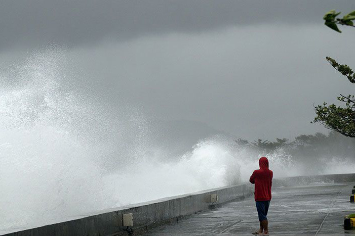 BMKG minta warga waspadai gelombang 2,5 meter perairan kepulauan BMKG minta warga waspadai gelombang 2,5 meter perairan kepulauan