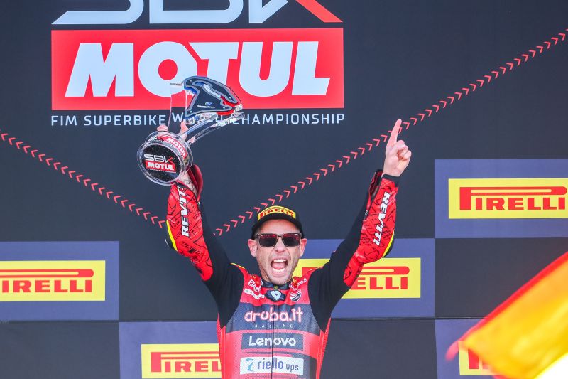Bautista ungguli Toprak dan Rea di Race 2 WSBK Prancis Bautista ungguli Toprak dan Rea di Race 2 WSBK Prancis