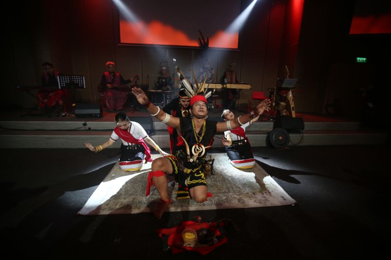 Suara Harmoni Kalimantan suguhkan kekayaan budaya Pulau Borneo Suara Harmoni Kalimantan suguhkan kekayaan budaya Pulau Borneo