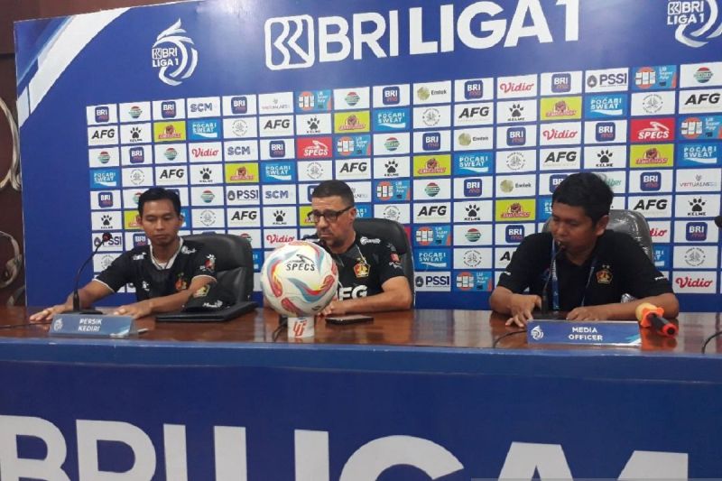 Pelatih Persik ingatkan pemain tak buat kesalahan hadapi Bhayangkara Pelatih Persik ingatkan pemain tak buat kesalahan hadapi Bhayangkara