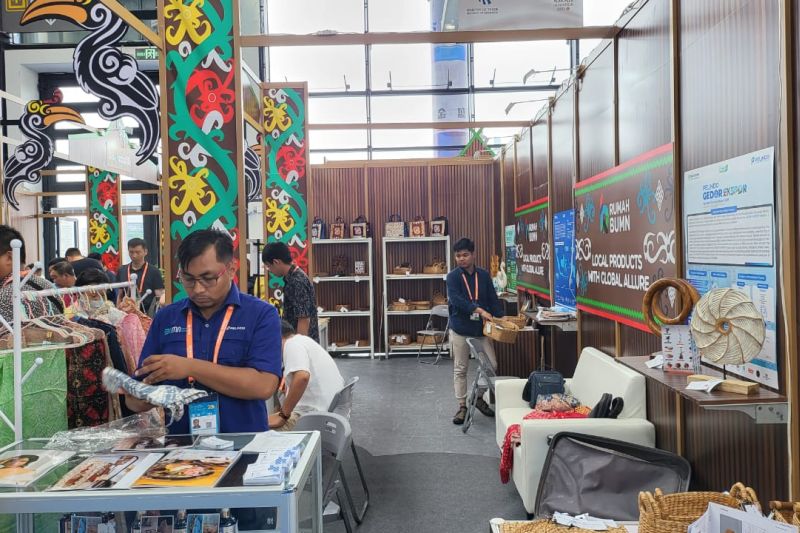 Pelindo bawa enam produk UMK binaan di ajang China-ASEAN Expo 2023 Pelindo bawa enam produk UMK binaan di ajang China-ASEAN Expo 2023