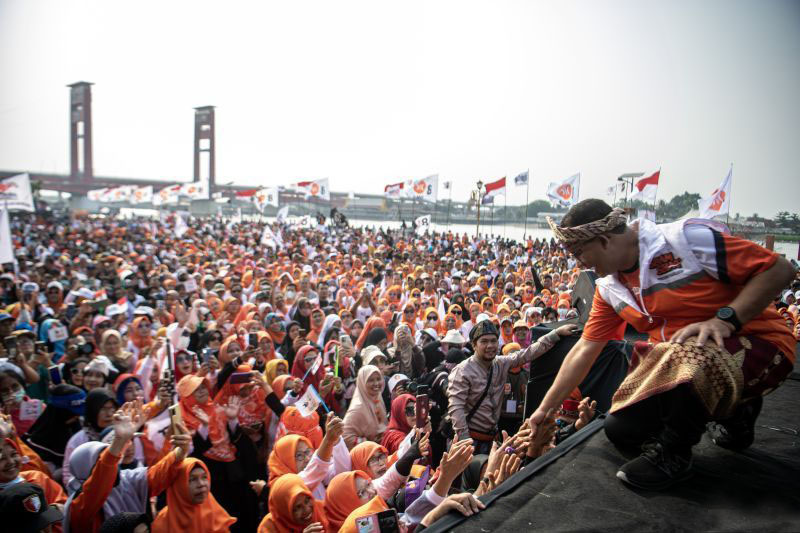Anies Baswedan ikuti senam sehat bersama PKS di Palembang Anies Baswedan ikuti senam sehat bersama PKS di Palembang