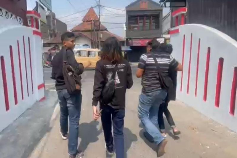 Polres Garut tetapkan dua pemeran video asusila sebagai tersangka Polres Garut tetapkan dua pemeran video asusila sebagai tersangka