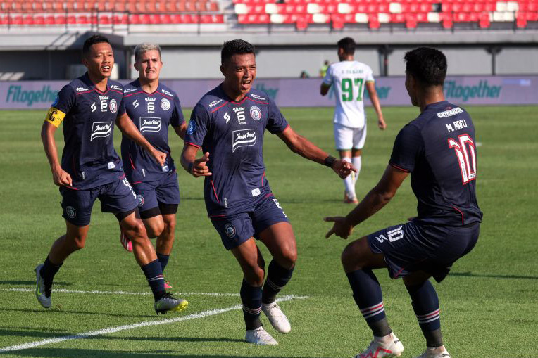 Dua asisten pelatih anyar Arema FC siap tingkatkan kemampuan pemain Dua asisten pelatih anyar Arema FC siap tingkatkan kemampuan pemain