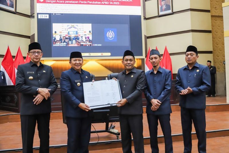Bupati dan DPRD Jember setujui Perda Perubahan APBD 2023 Bupati dan DPRD Jember setujui Perda Perubahan APBD 2023