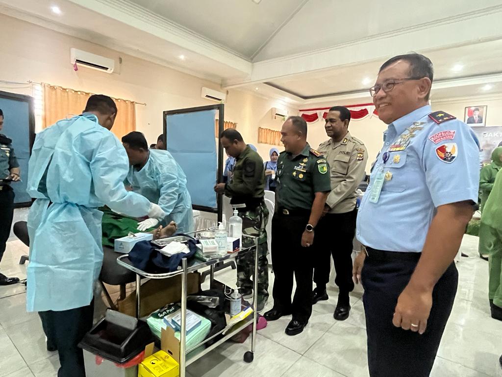 Puluhan anak di Jayapura ikut khitanan massal Puluhan anak di Jayapura ikut khitanan massal