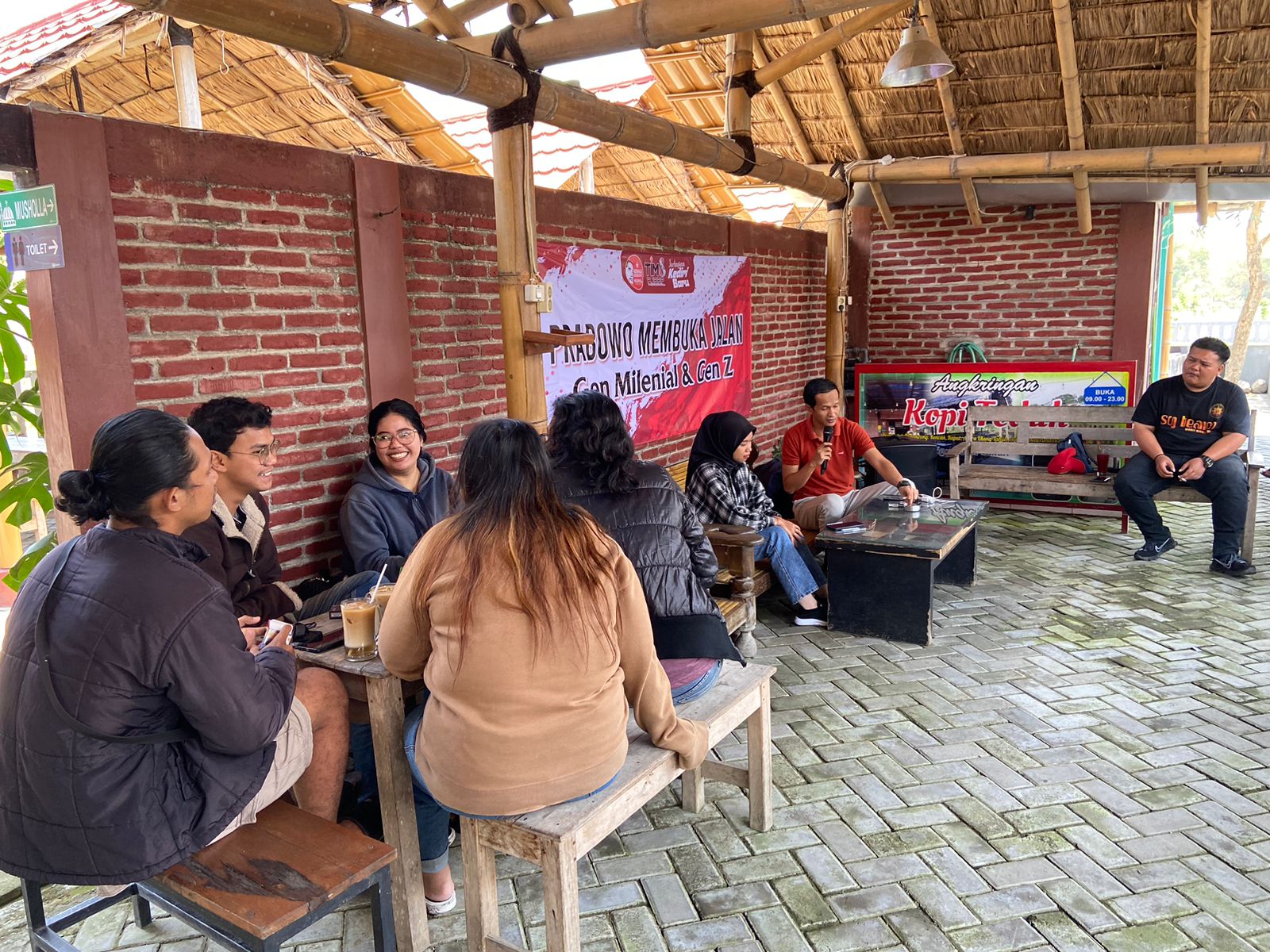 Kornas Jokowi Milenial ajak GEN Z Kota Kediri dukung niat baik Prabowo buka jalan bagi milenial Kornas Jokowi Milenial ajak GEN Z Kota Kediri dukung niat baik Prabowo buka jalan bagi milenial