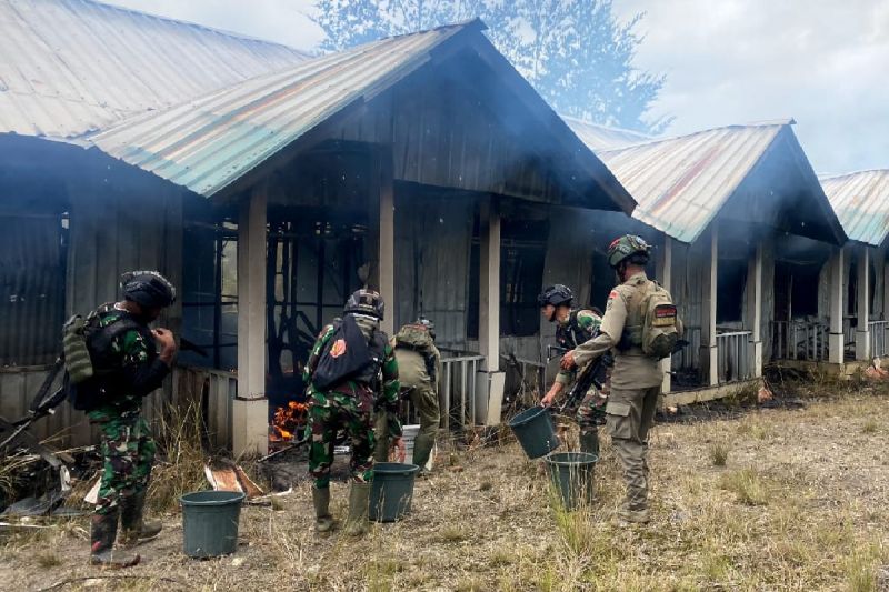 Satgas Yonif 300/Bjw tembak anggota KKB Marko Murib hingga tewas Satgas Yonif 300/Bjw tembak anggota KKB Marko Murib hingga tewas