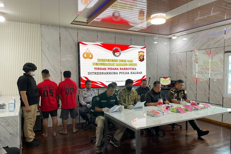 Dua tersangka kasus narkoba di Kalbar terancam hukuman mati Dua tersangka kasus narkoba di Kalbar terancam hukuman mati