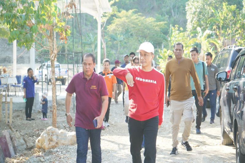 Pemprov Sulbar perkuat sektor perikanan melalui pembangunan pabrik es Pemprov Sulbar perkuat sektor perikanan melalui pembangunan pabrik es
