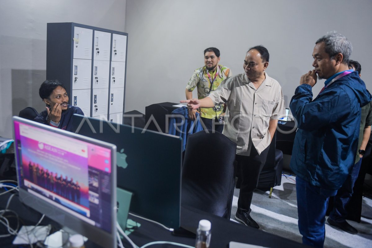 Menkominfo siapkan Media Center untuk peliputan KTT ASEAN ke 43 Menkominfo siapkan Media Center untuk peliputan KTT ASEAN ke 43