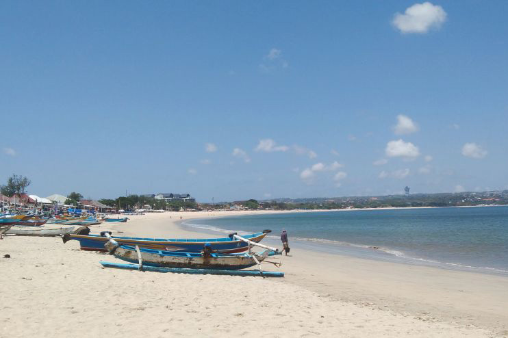 BBMKG minta waspadai gelombang tinggi jalur penyeberangan di Bali BBMKG minta waspadai gelombang tinggi jalur penyeberangan di Bali