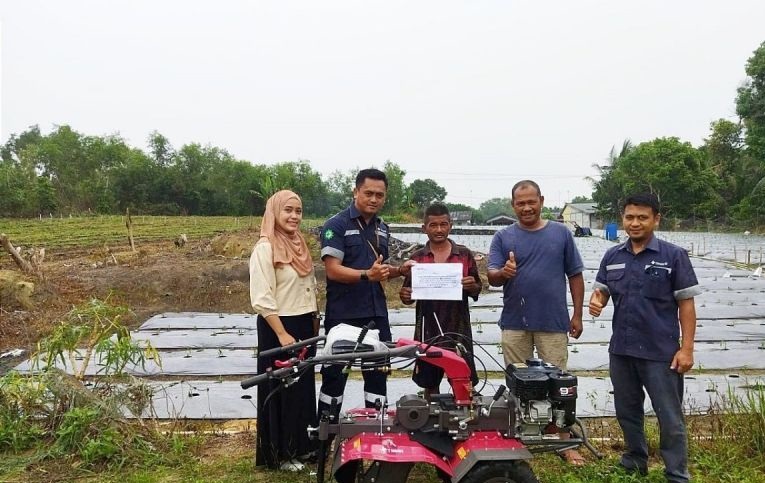 PT Timah salurkan traktor tingkatkan ketahanan pangan daerah PT Timah salurkan traktor tingkatkan ketahanan pangan daerah