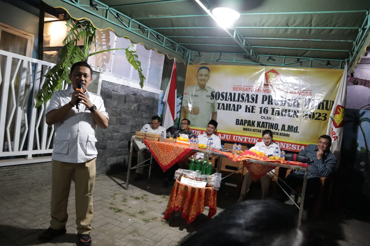 Wakil Ketua DPRD Kota Kediri edukasi warga tak terjebak pinjol Wakil Ketua DPRD Kota Kediri edukasi warga tak terjebak pinjol