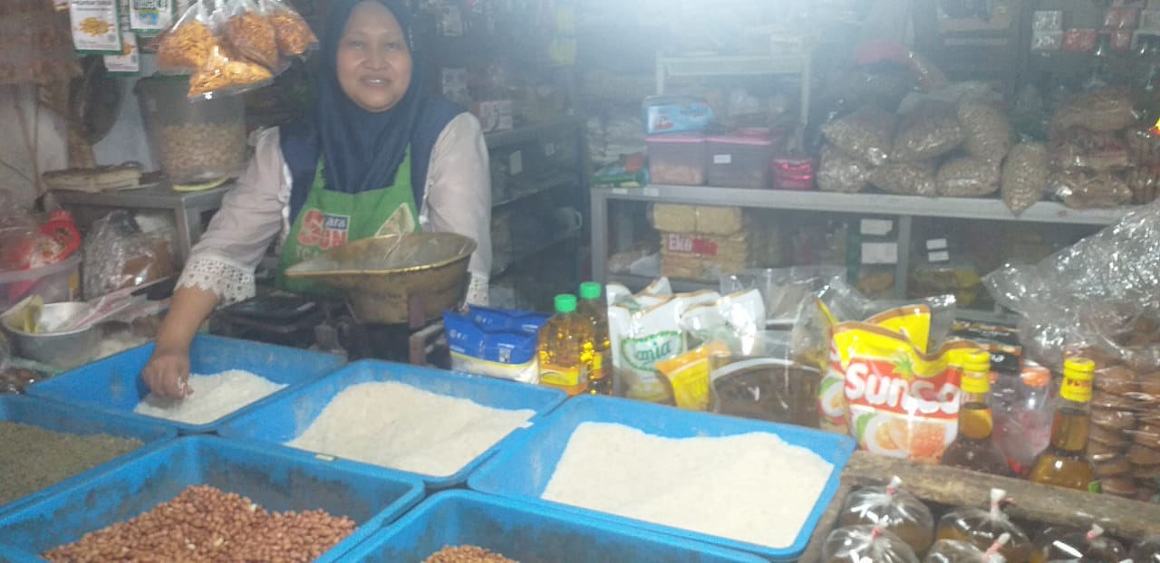 Harga beras di Ungaran tembus Rp15.000 per kilogram Harga beras di Ungaran tembus Rp15.000 per kilogram