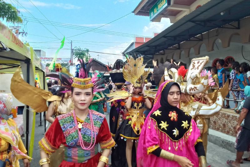 Parade budaya meriahkan Festival Tangga Banggo 2023 di Palu Parade budaya meriahkan Festival Tangga Banggo 2023 di Palu