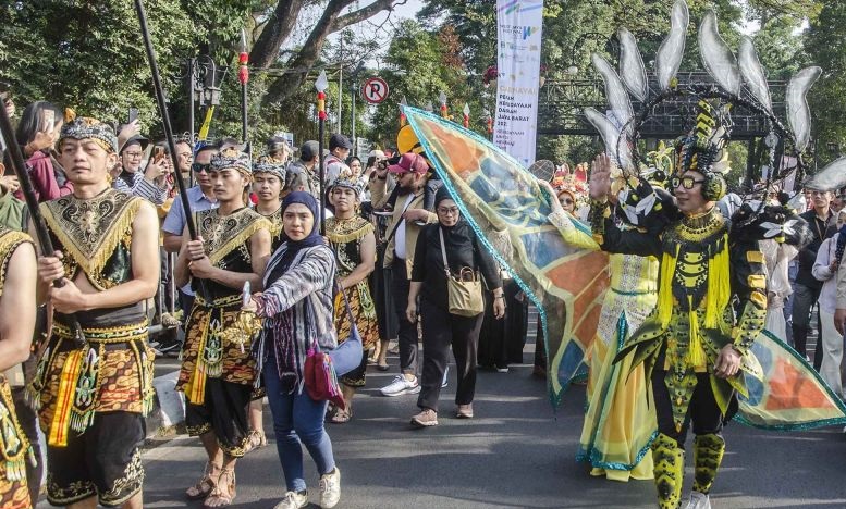 2.097 peserta dari seluruh Jabar meriahkan Karnaval WJF 2023