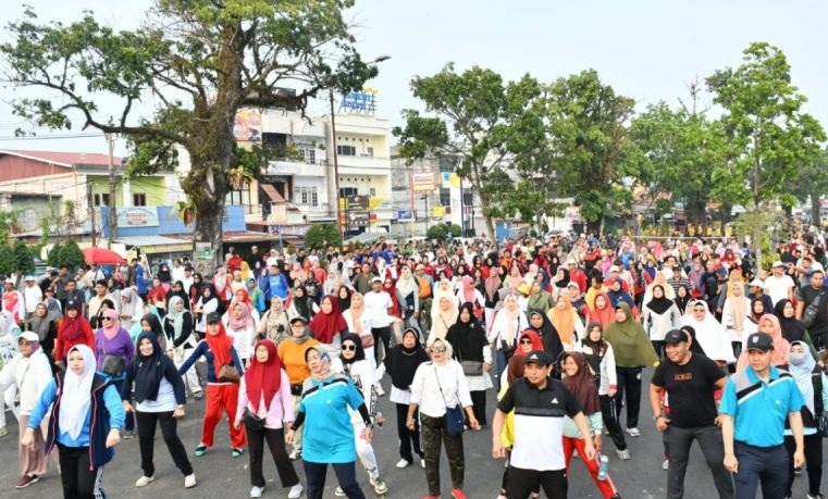 Ribuan warga Bengkulu ramaikan kegiatan hari bebas kendaraan bermotor Ribuan warga Bengkulu ramaikan kegiatan hari bebas kendaraan bermotor
