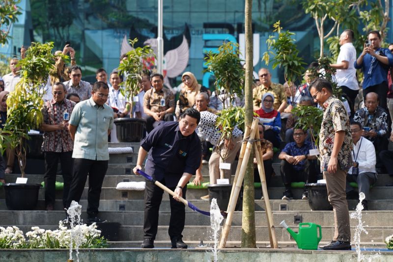 Erick Tohir tanam 100 ribu pohon guna tekan polusi di Jakarta Erick Tohir tanam 100 ribu pohon guna tekan polusi di Jakarta