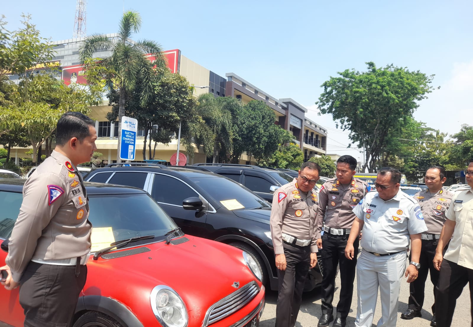 Operasi Zebra Semeru 2023 sukses turunkan angka kecelakaan dan pelanggaran lalu lintas Operasi Zebra Semeru 2023 sukses turunkan angka kecelakaan dan pelanggaran lalu lintas