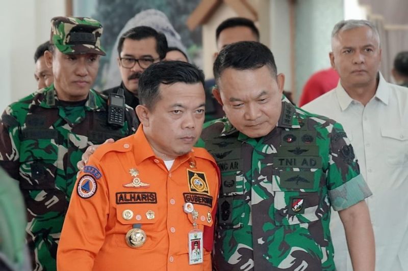 Gubernur Jambi imbau masyarakat kurangi aktivitas di luar rumah