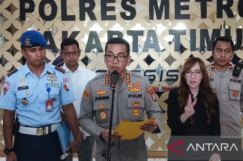 Pisau di lokasi jenazah anak Pamen TNI AU bukan pisau komando Pisau di lokasi jenazah anak Pamen TNI AU bukan pisau komando