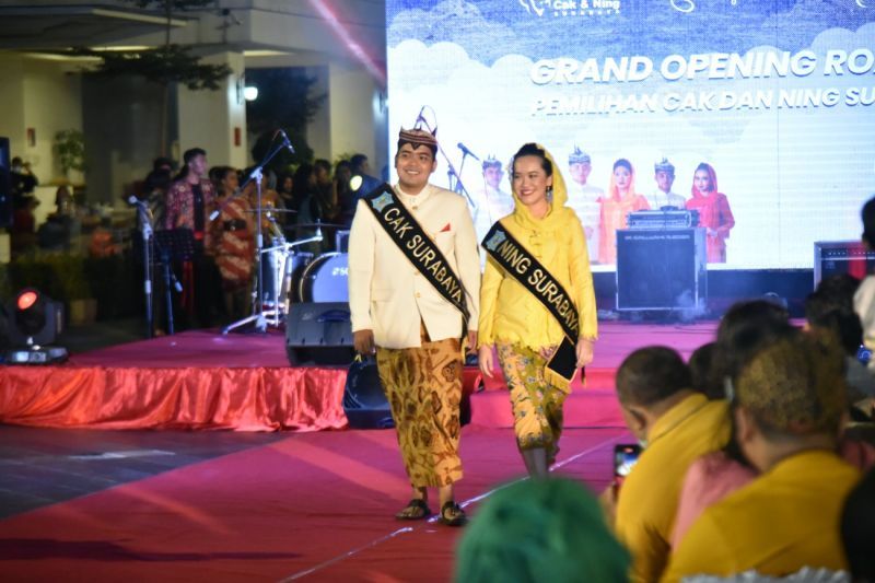 Cak dan Ning miliki peran kenalkan seni budaya Surabaya Cak dan Ning miliki peran kenalkan seni budaya Surabaya