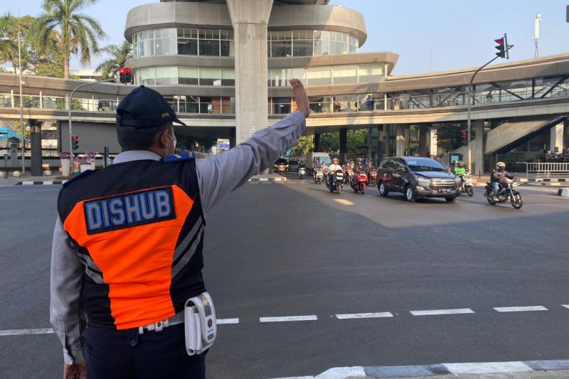 Ratusan personel Dishub dikerahkan jaga kelancaran lalin Gedung ASEAN