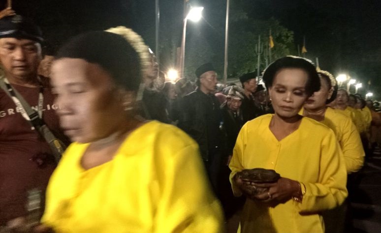 Keraton Kanoman gelar tradisi Panjang Jimat peringati Maulid Nabi Keraton Kanoman gelar tradisi Panjang Jimat peringati Maulid Nabi