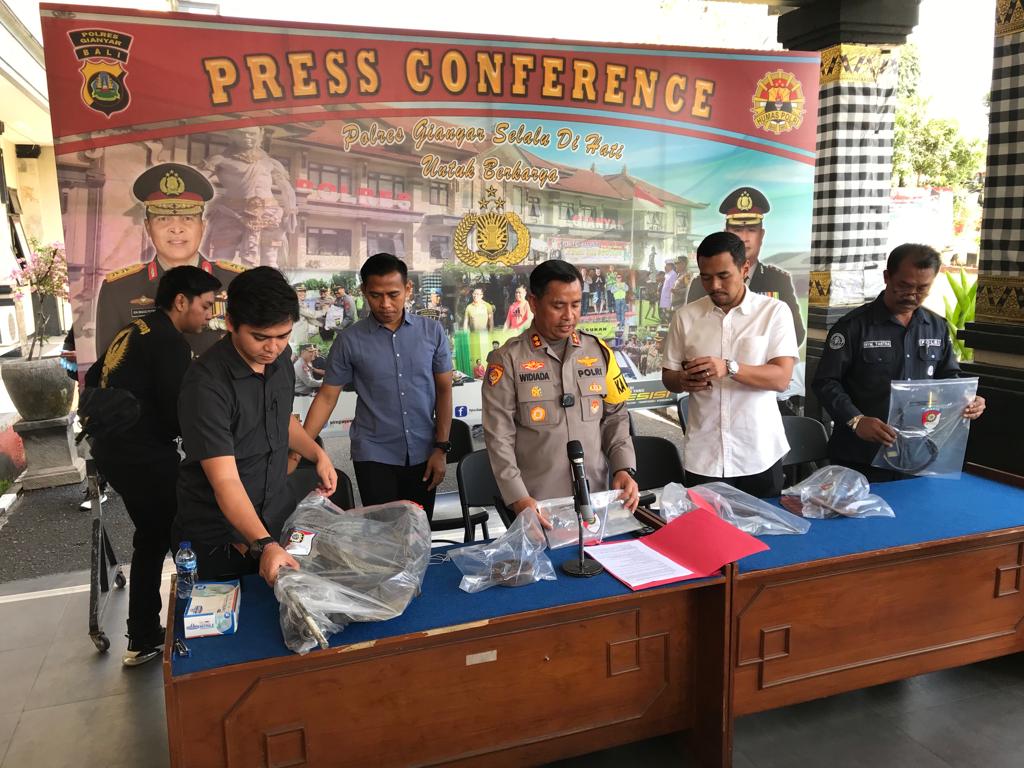 Polres Gianyar tetapkan dua tersangka kasus kecelakaan lift di Ubud Polres Gianyar tetapkan dua tersangka kasus kecelakaan lift di Ubud
