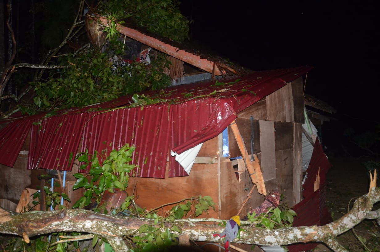 Angin kencang rusak dua rumah warga di Gampong Meunasah