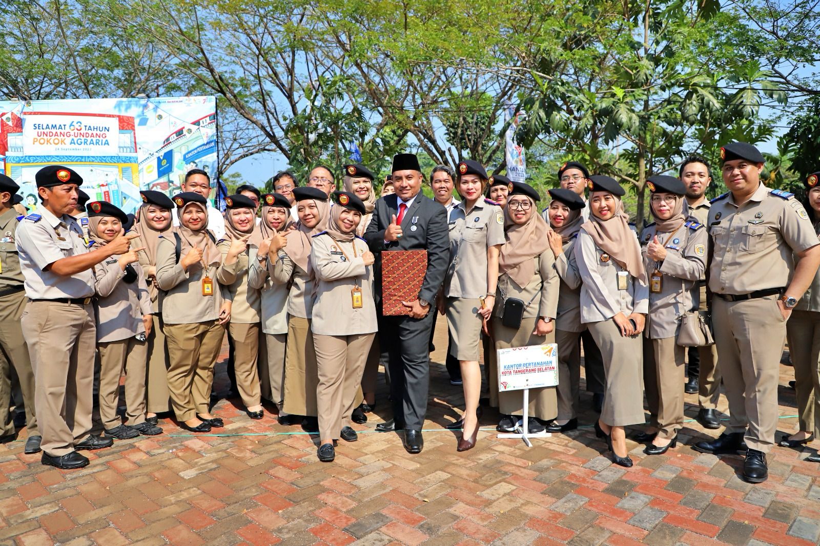 Kantah Tangsel raih 7 piala pada Hantaru 2023 tingkat Kantor Wilayah BPN Banten Kantah Tangsel raih 7 piala pada Hantaru 2023 tingkat Kantor Wilayah BPN Banten