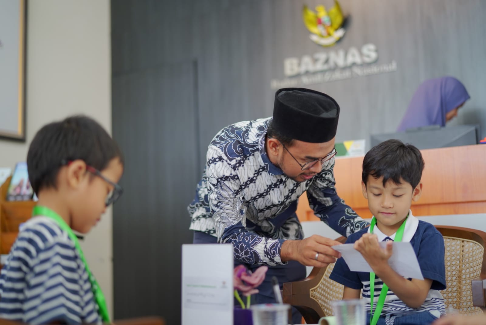 Keluarga muzaki kenali lebih dekat pengelolaan dana zakat BAZNAS Keluarga muzaki kenali lebih dekat pengelolaan dana zakat BAZNAS