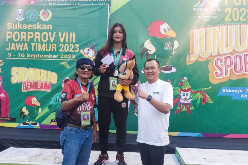 Kabupaten Kediri dapatkan dua medali di cabang olahraga renang Kabupaten Kediri dapatkan dua medali di cabang olahraga renang