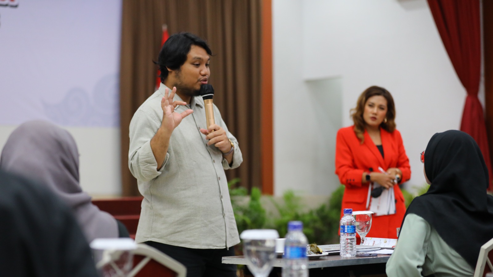 Rangkul UKM Yogja lewat pelatihan Sanubari, SiCepat Ekspres berikan trik pemasaran efisien untuk perkuat bisnis social commerce Rangkul UKM Yogja lewat pelatihan Sanubari, SiCepat Ekspres berikan trik pemasaran efisien untuk perkuat bisnis social commerce