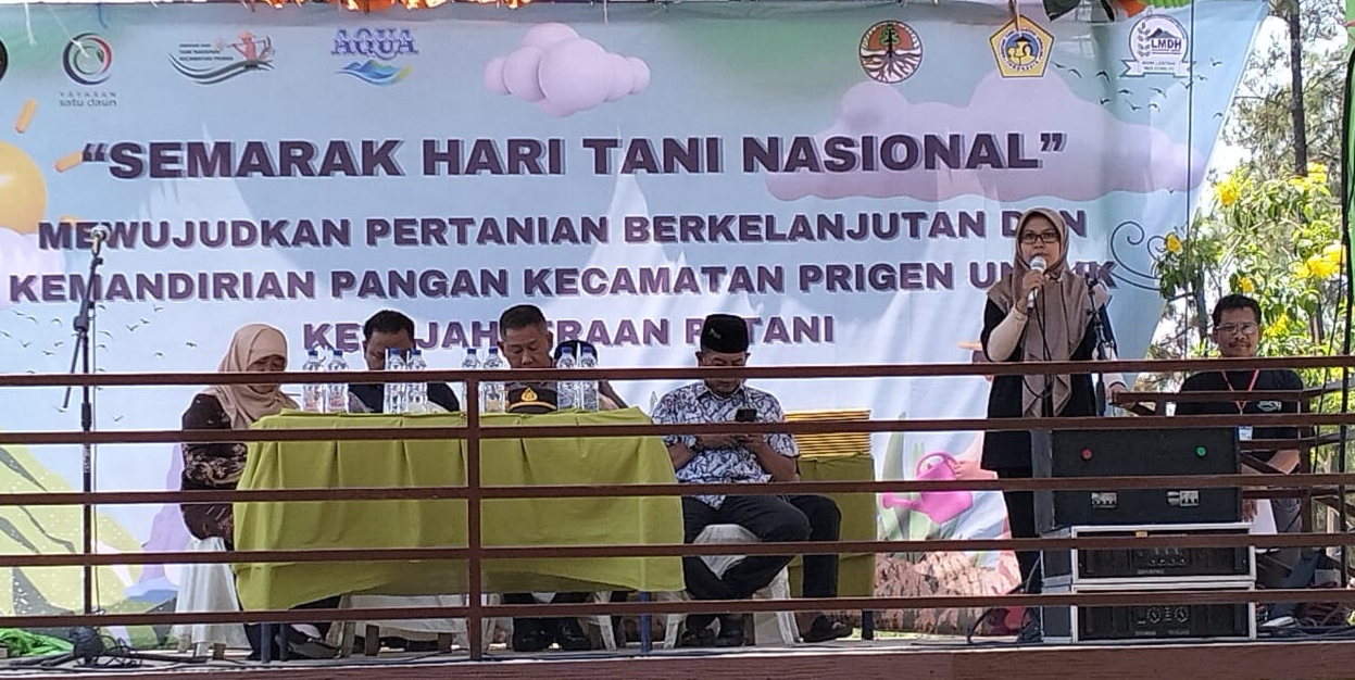 Pengunjung pelajari budi daya jamur tiram dan dapat bibit pohon