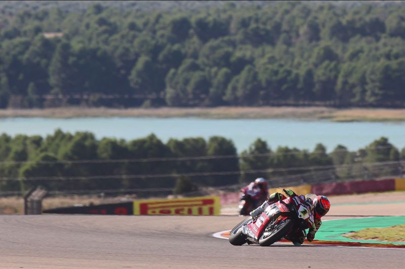 Ducati kembali dominan di hari pertama WSBK Aragon Ducati kembali dominan di hari pertama WSBK Aragon