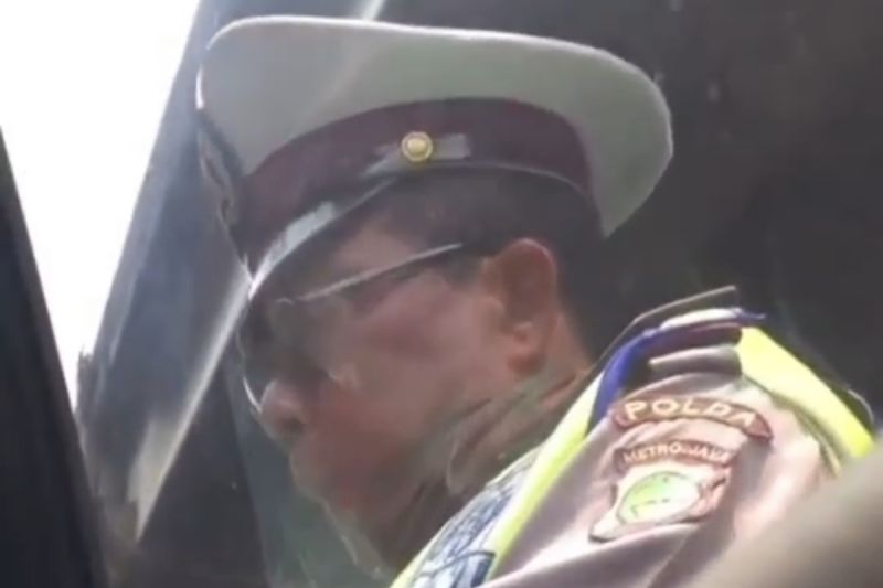 Klarifikasi Polisi terkait video personel Satlantas minta uang Klarifikasi Polisi terkait video personel Satlantas minta uang