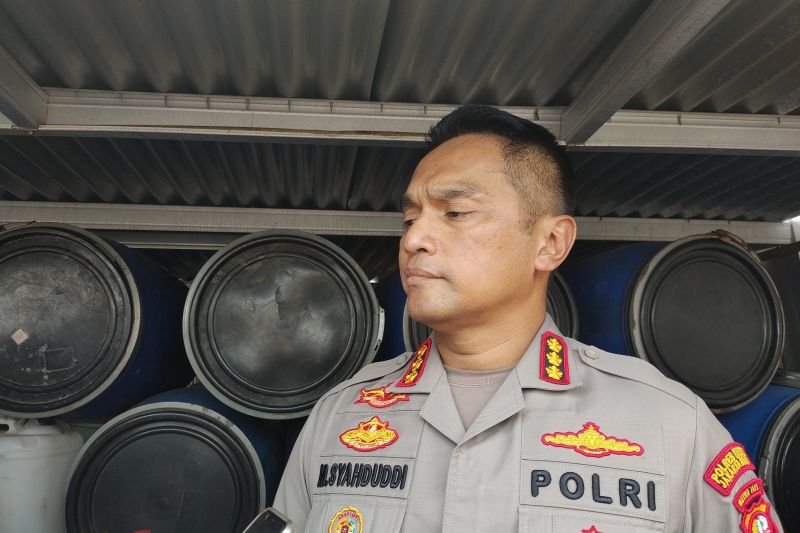Polisi selidiki perampokan bersenjata api di minimarket di Kembangan Polisi selidiki perampokan bersenjata api di minimarket di Kembangan