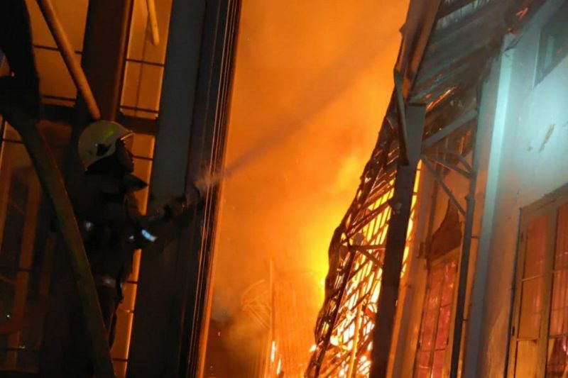 Api lalap Museum Nasional, 32 personel dikerahkan Api lalap Museum Nasional, 32 personel dikerahkan