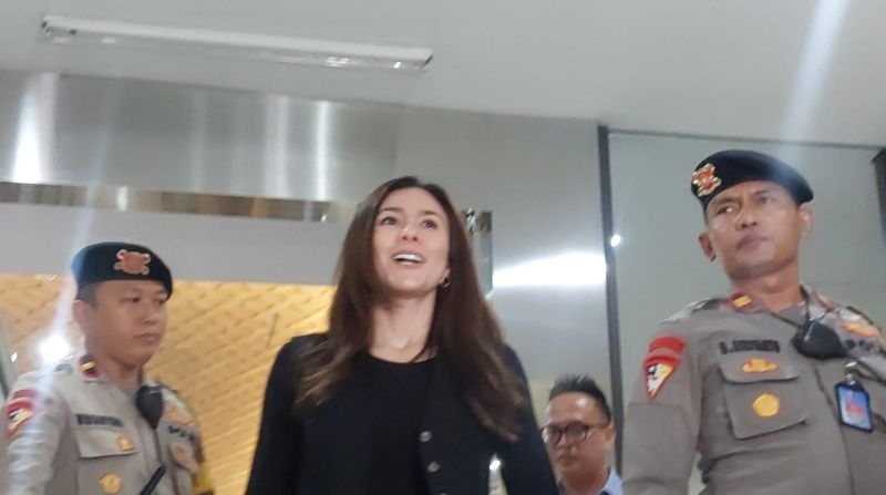 Wulan Guritno lega usai berikan keterangan ke penyidik Wulan Guritno lega usai berikan keterangan ke penyidik