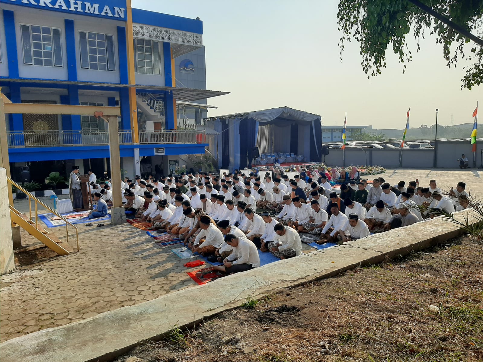 Memohon hujan, pegawai Perumda Tirta Bhagasasi gelar salat istisqo Memohon hujan, pegawai Perumda Tirta Bhagasasi gelar salat istisqo