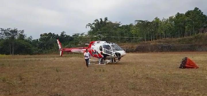 Asap karhutla Gunung Arjuna masih terlihat, water bombing berlanjut Asap karhutla Gunung Arjuna masih terlihat, water bombing berlanjut